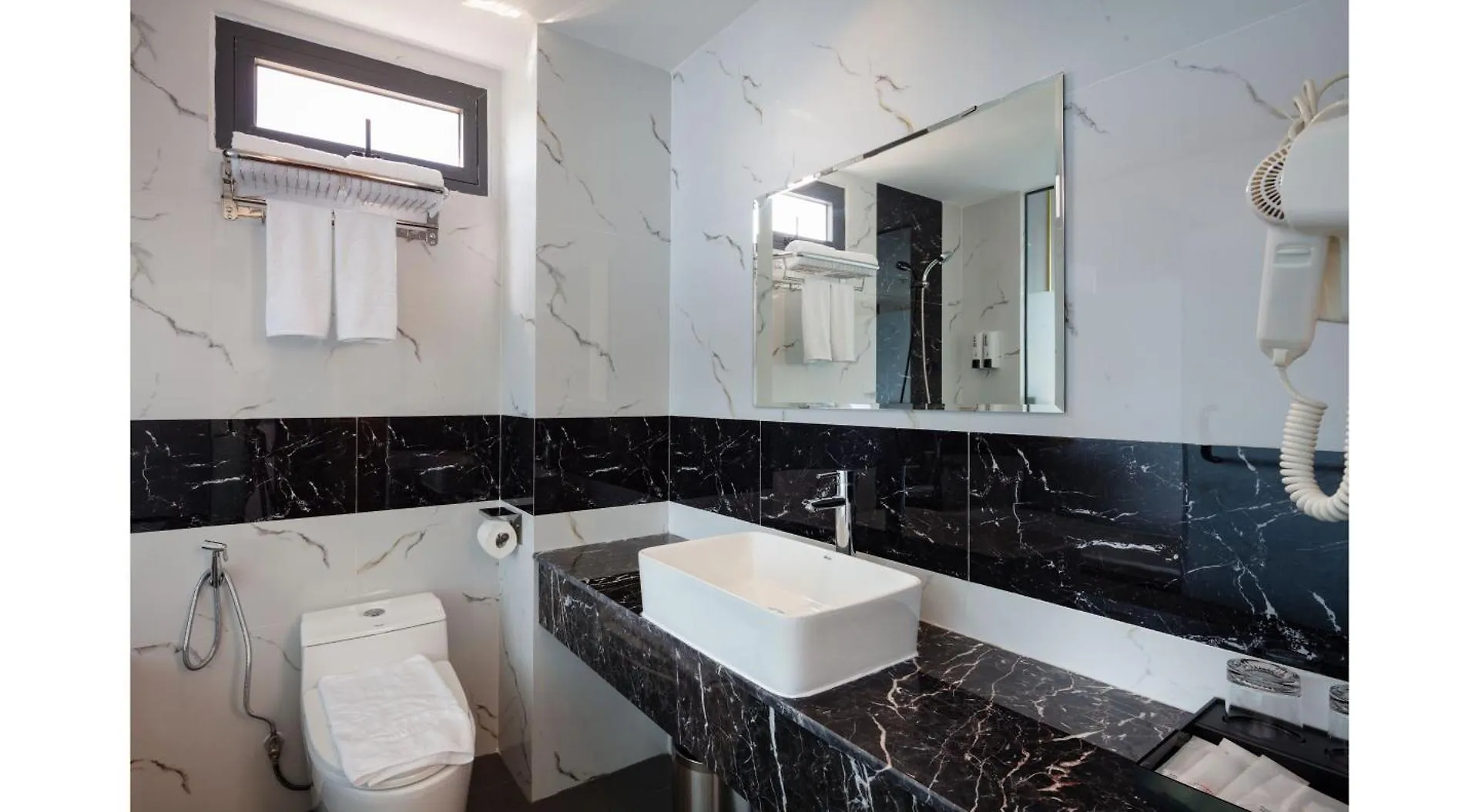 Amber Hotel Managed By Ht Nha Trang Vietnam